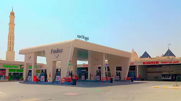 تعرف على مزايا محطة وقود متكاملة تقدم جميع أنواع الوقود وخدمات متنوعة للسيارات، من تصميم المحطة إلى تشغيلها، مع جودة عالية وتجربة عملاء استثنائية في السعودية.